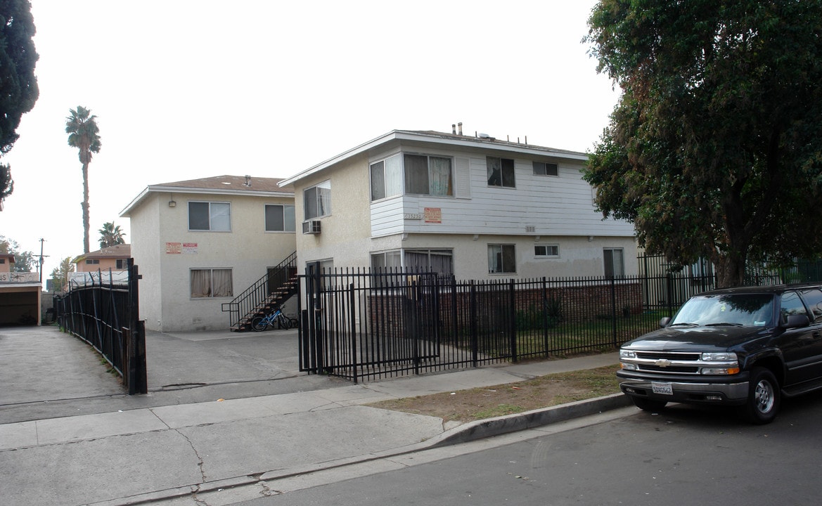 15250 Sunburst St in North Hills, CA - Building Photo