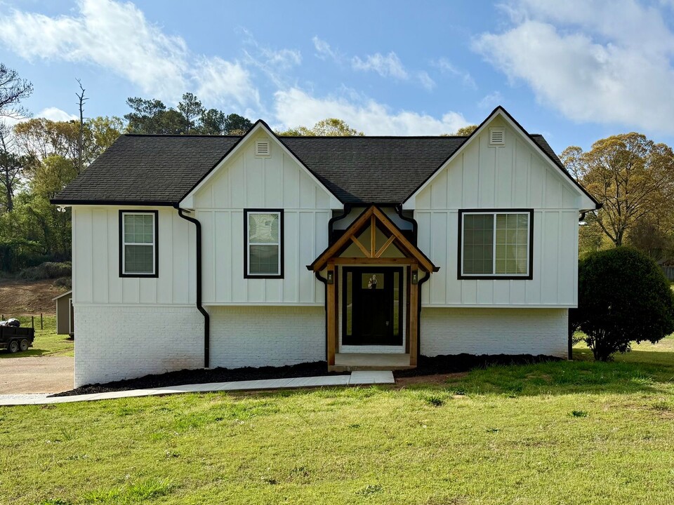 16 Londonderry Way in Euharlee, GA - Foto de edificio