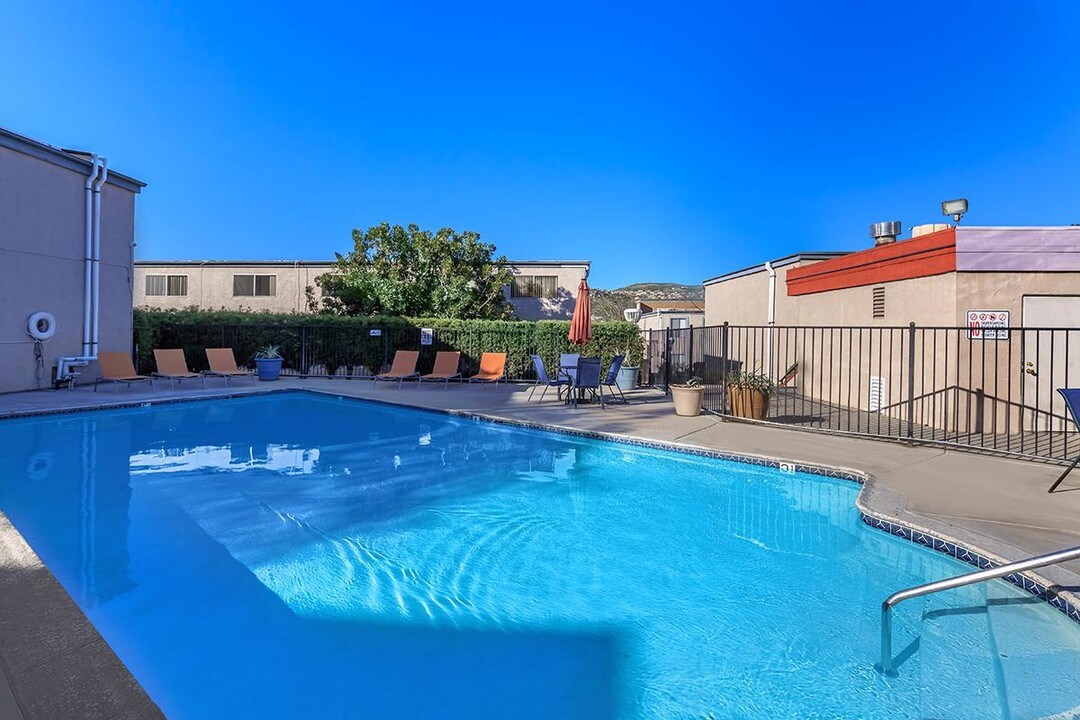 Terraza Hills in El Cajon, CA - Building Photo