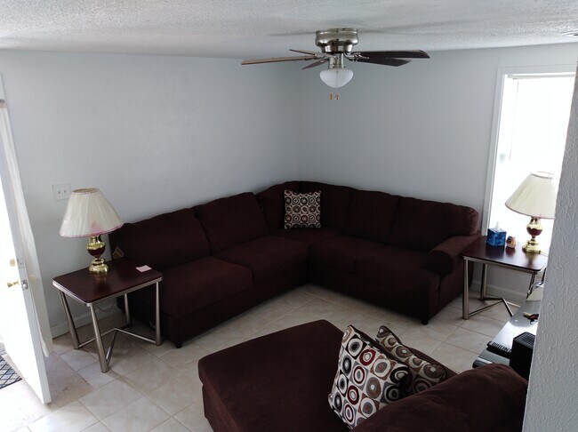 1209 Krause Ct, Unit 1209 in Liberal, KS - Foto de edificio - Building Photo