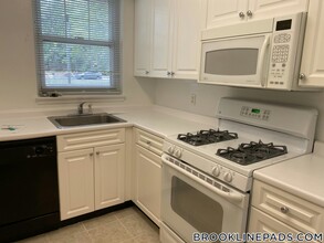 553 VFW Parkway in Boston, MA - Building Photo - Building Photo