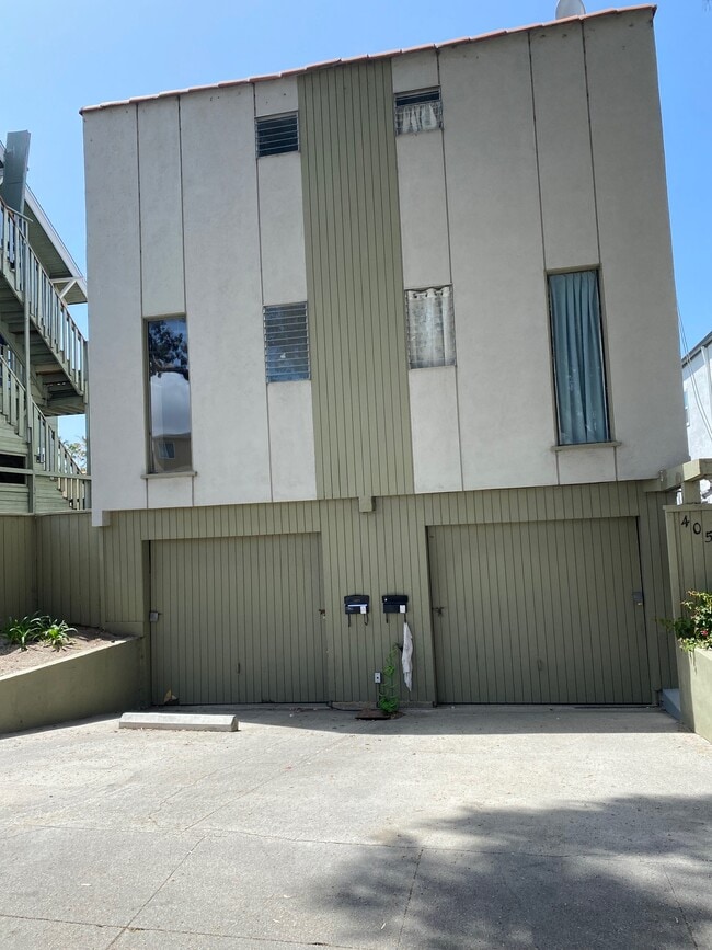 405 N Broadway in Redondo Beach, CA - Building Photo - Building Photo