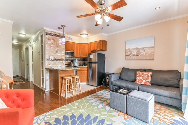 6102 Seawall Blvd, Unit 191 in Galveston, TX - Foto de edificio - Building Photo