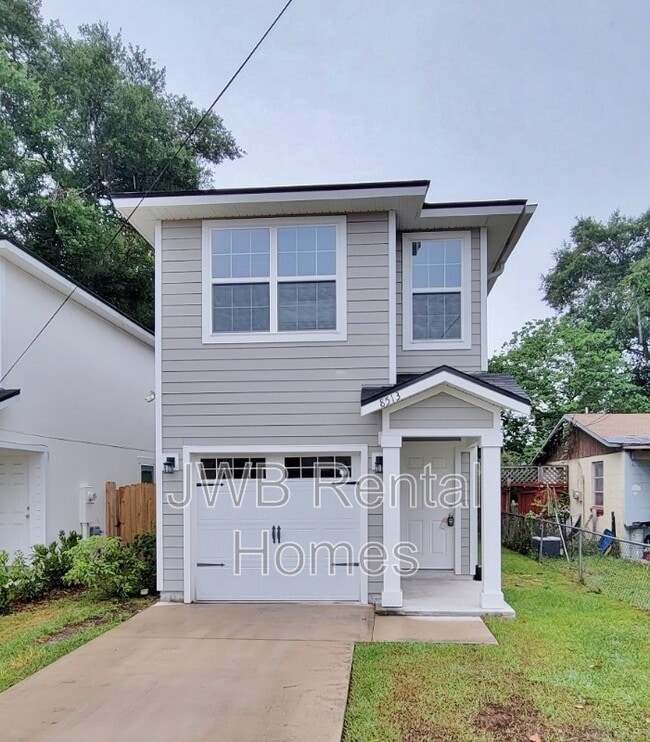 8513 Berry Ave in Jacksonville, FL - Building Photo - Building Photo
