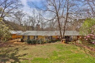 3116 Alenes Dr in Gainesville, GA - Building Photo