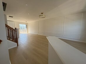 17 Versailles Ct in Newark, DE - Foto de edificio - Building Photo