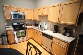 317 W Fayette St, Unit 1 in Syracuse, NY - Building Photo - Building Photo