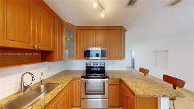 7 Montilla Ave in Coral Gables, FL - Building Photo - Building Photo