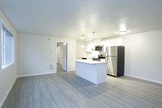 Azure Apartments in Bremerton, WA - Foto de edificio - Interior Photo