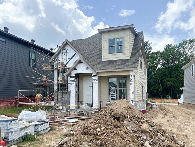 4305 W Bronco Dr
