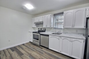 138 Alma St in Moncton, NB - Building Photo