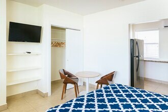 1601 S Federal Hwy in Lake Worth, FL - Foto de edificio - Building Photo