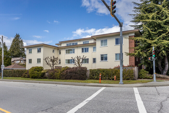 Lonsdale Apartments in North Vancouver, BC - Building Photo - Building Photo