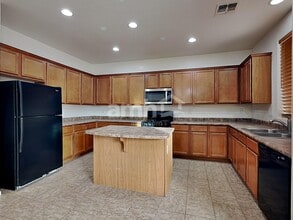 18015 W Carol Ave in Waddell, AZ - Foto de edificio - Building Photo