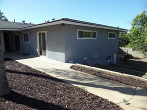 934 E 7th Ave in Escondido, CA - Building Photo - Building Photo