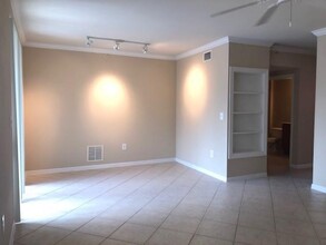 6505 Emerald Dunes Dr in West Palm Beach, FL - Building Photo - Building Photo