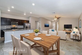 785 Geoffrey Ave SW in Palm Bay, FL - Foto de edificio - Building Photo