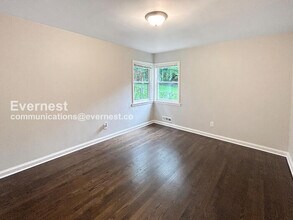 3400 Bonaire Dr in Charlotte, NC - Building Photo - Building Photo