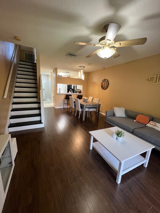 1132 Kennewick Ct in Wesley Chapel, FL - Building Photo