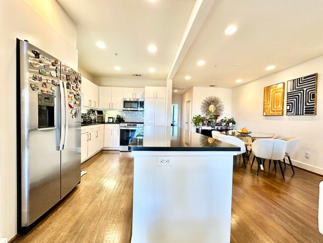 5055 Addison Cir, Unit 726 in Addison, TX - Foto de edificio - Building Photo