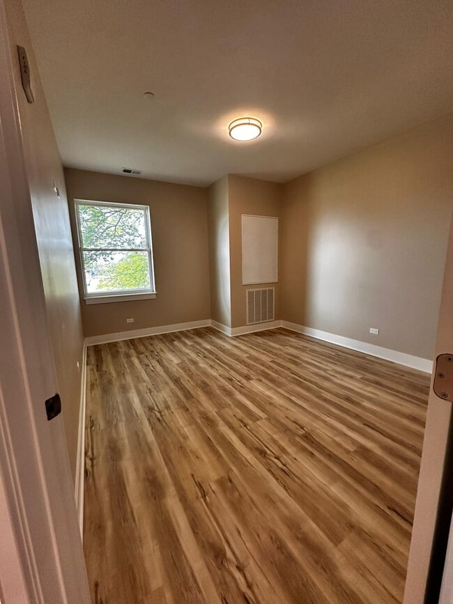 400 S Main Pl in Carol Stream, IL - Building Photo - Building Photo