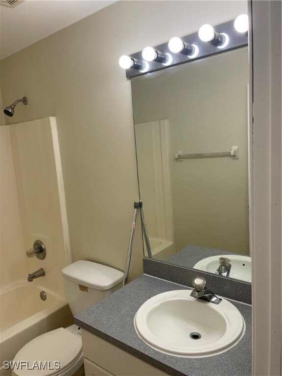 property at 1412 SW 19th Pl