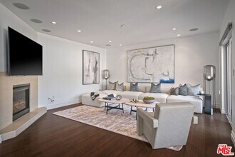 1248 Laurel Ave in West Hollywood, CA - Building Photo - Building Photo