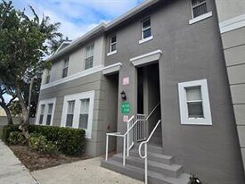 2128 Shoma Dr in West Palm Beach, FL - Building Photo