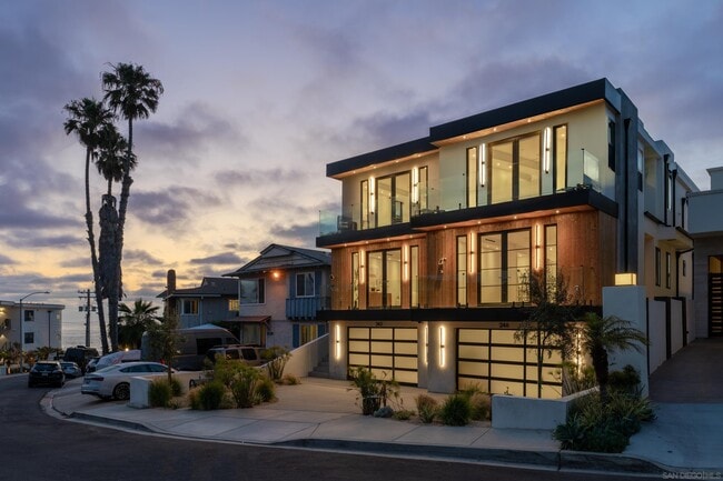 246 Playa Del Norte St in San Diego, CA - Building Photo - Building Photo