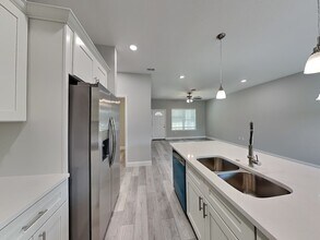 2555 W Royal Palm Dr in Citrus Springs, FL - Building Photo - Building Photo