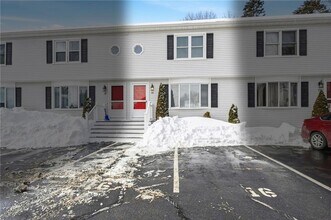 23 Benefit St in Warwick, RI - Building Photo - Building Photo