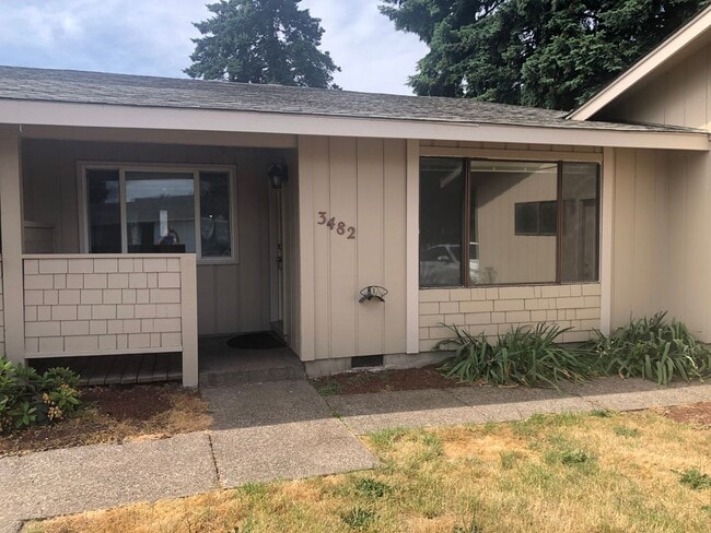 3482-3492 Parish St in Eugene, OR - Building Photo - Building Photo