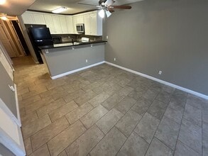 2105 Sleepy Ct in Las Vegas, NV - Building Photo - Building Photo