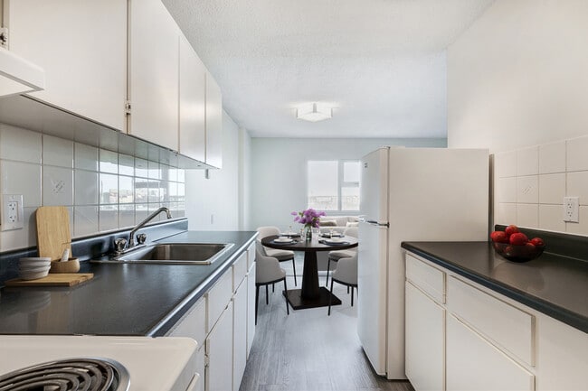 Wimbledon in Edmonton, AB - Building Photo - Building Photo