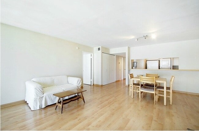 property at 10966 Rochester Ave