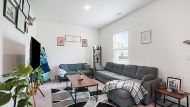 530 Cessna Dr in Spring Hope, NC - Foto de edificio - Building Photo