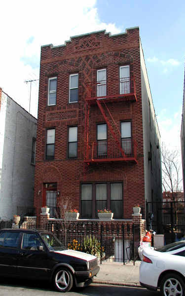 291 E 54th St in Brooklyn, NY - Building Photo