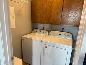 2819 Longmire Dr in College Station, TX - Building Photo - Building Photo