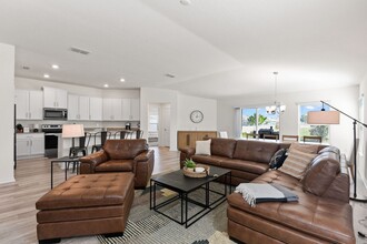 3220 Sweet Acrs Pl in St. Cloud, FL - Foto de edificio - Building Photo