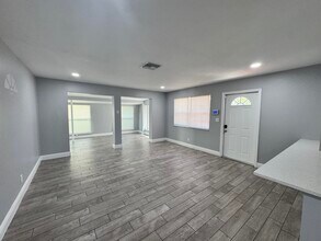 919 Laurel Dr in West Palm Beach, FL - Building Photo - Building Photo