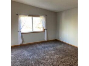 515 1st St N in Montrose, MN - Building Photo - Building Photo