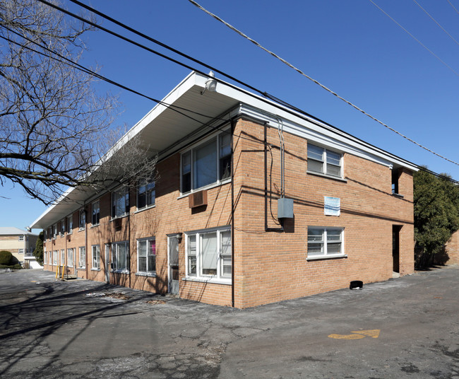 Dolores Place Apartments in Bensenville, IL - Building Photo - Building Photo