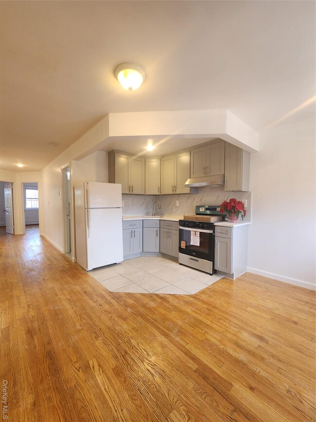 61-21 159th St in Queens, NY - Building Photo - Building Photo