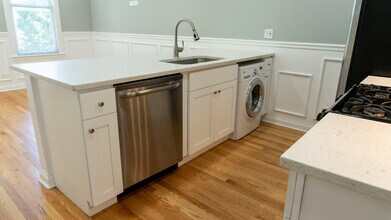2908 N Dawson Ave in Chicago, IL - Building Photo - Building Photo