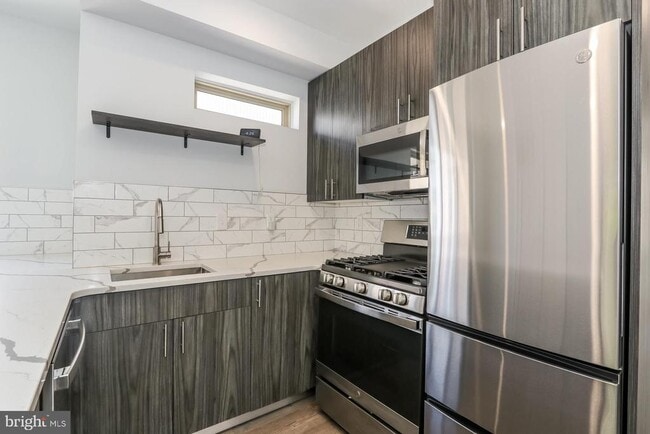 property at 917 N 15th St