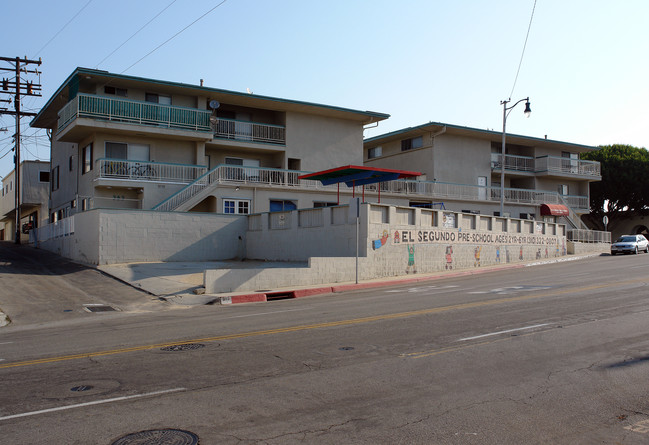 301 W Grand Ave in El Segundo, CA - Building Photo - Building Photo