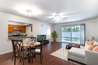 Dean Woods Place in Orlando, FL - Building Photo - Building Photo