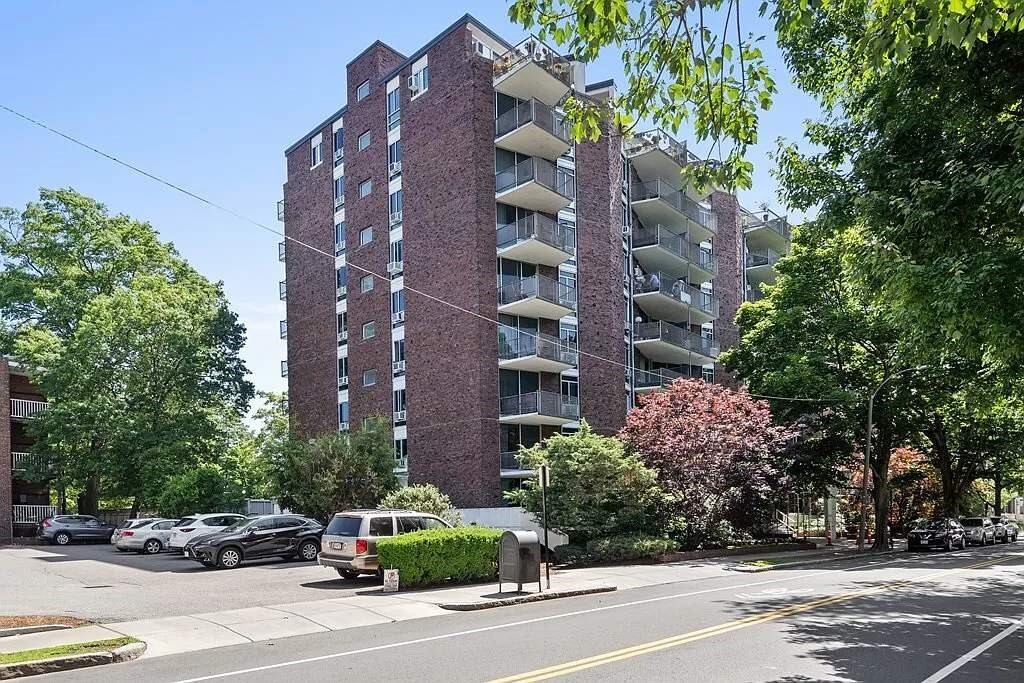 19 Winchester St in Brookline, MA - Foto de edificio