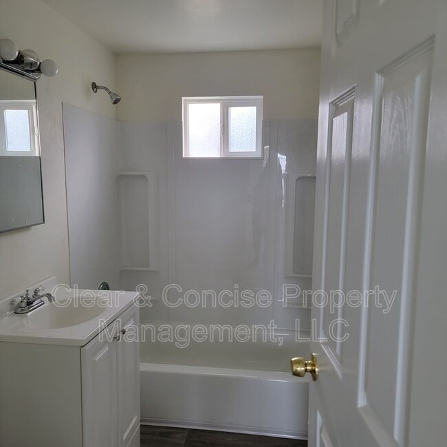 38 Corliss Ln in Eugene, OR - Building Photo - Building Photo