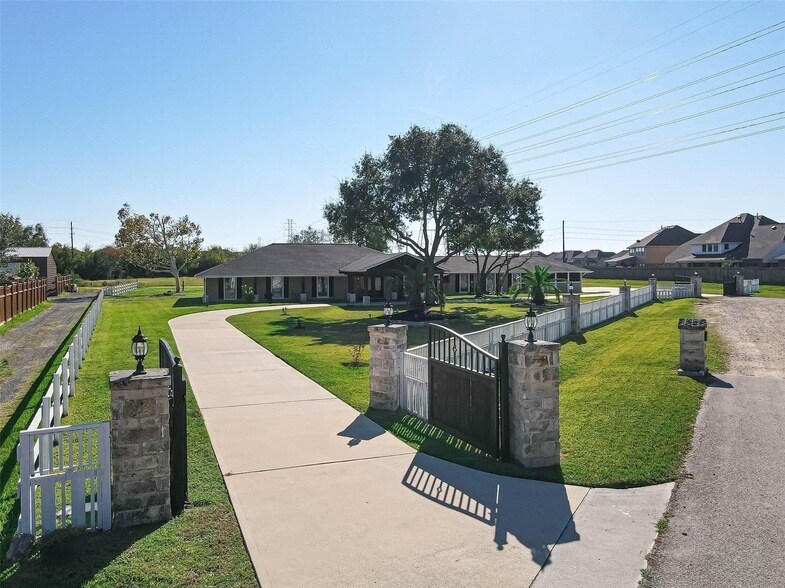 26611 Meadow Ln in Katy, TX - Building Photo